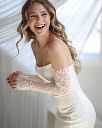 Delicate Vintage Lace Sleeves