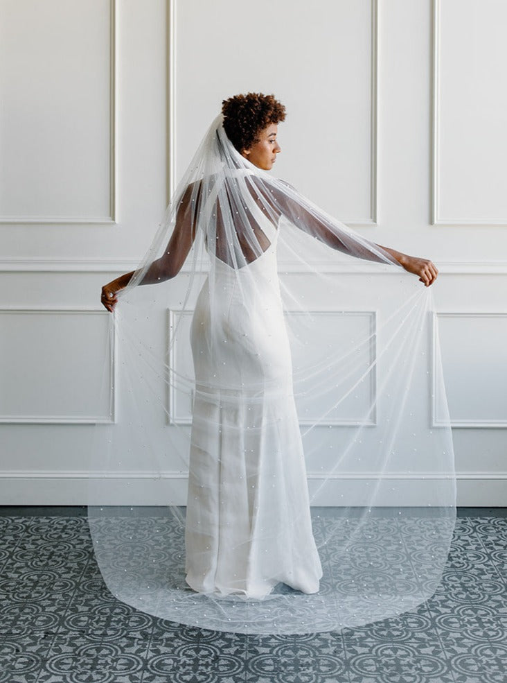 Minimal Pearl Veil