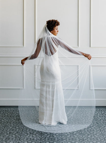 Minimal Pearl Veil