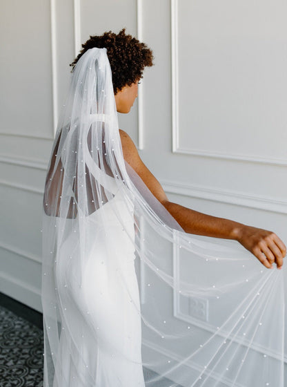 Minimal Pearl Veil