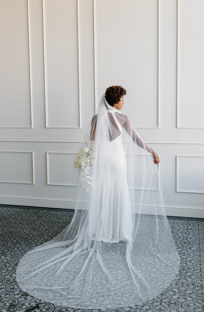 Extra Wide Pearl Veil