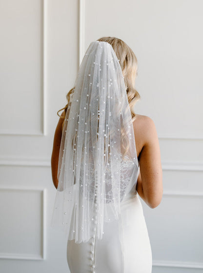 Dramatic Pearl Veil