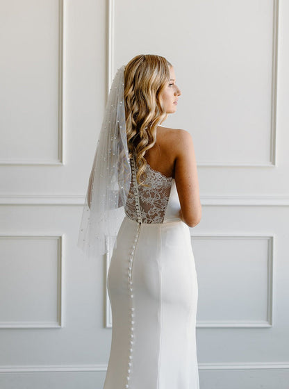 Dramatic Pearl Veil