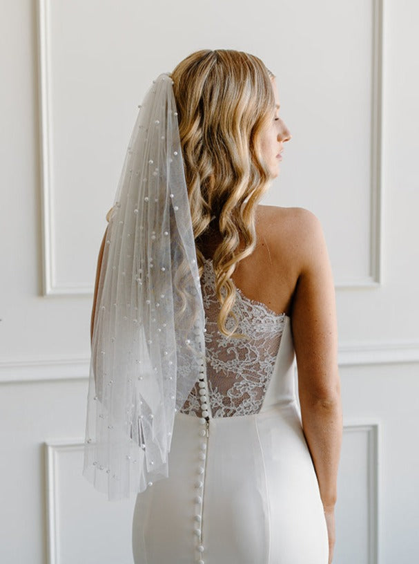 Dramatic Pearl Veil