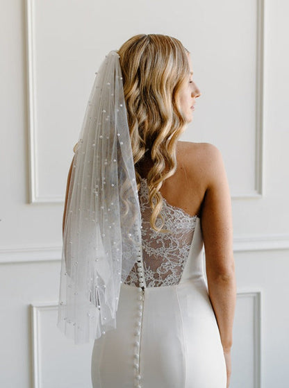 Dramatic Pearl Veil