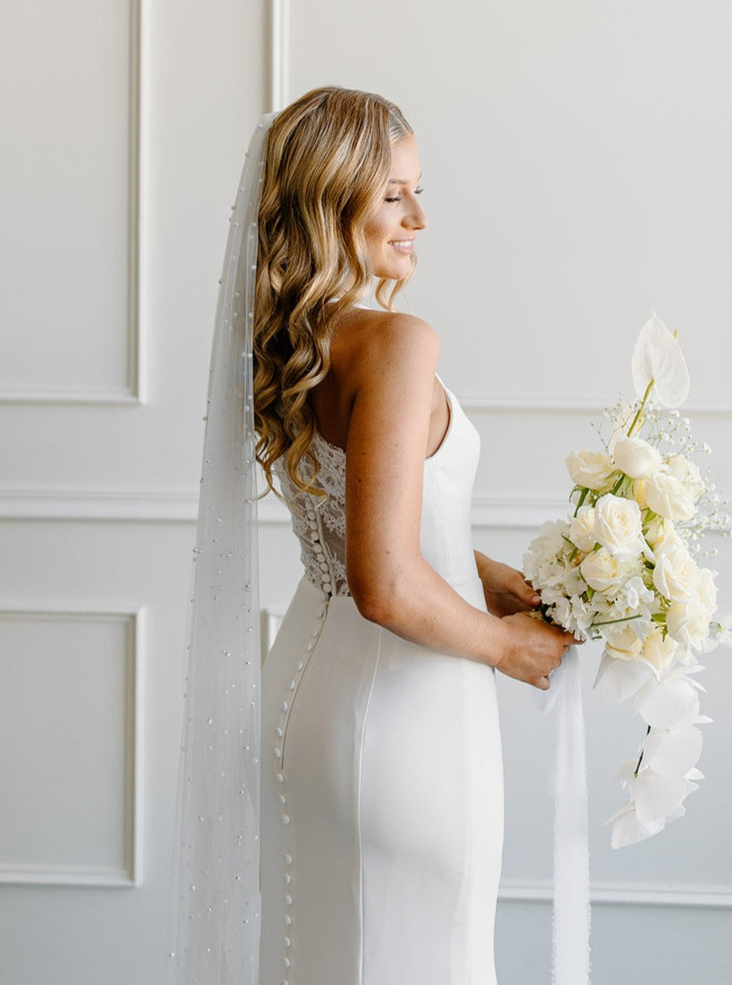 Dramatic Pearl Veil