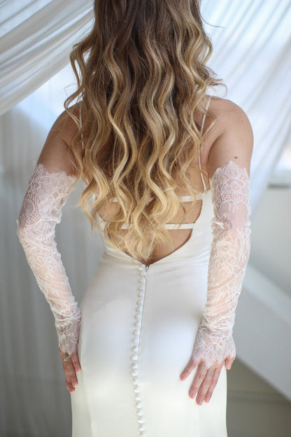 Delicate Vintage Lace Sleeves