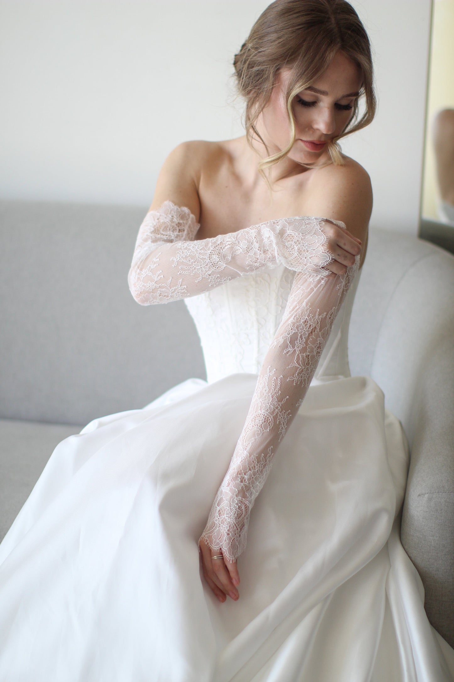 Delicate Vintage Lace Sleeves