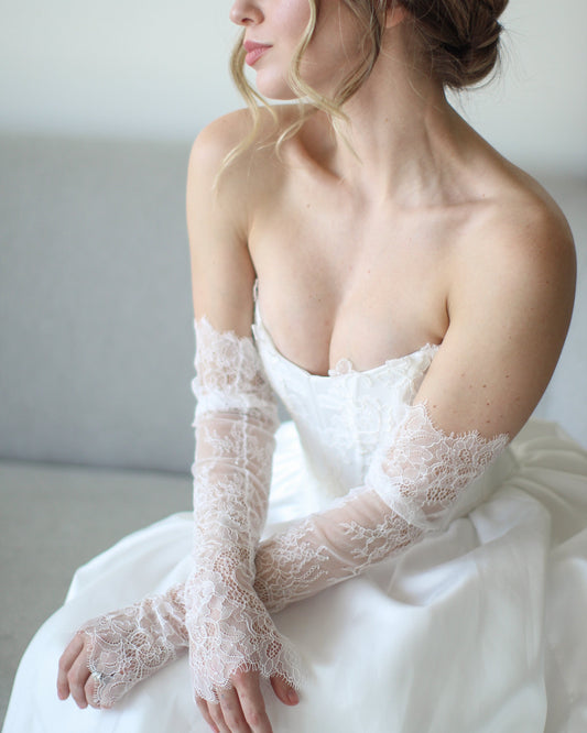 Delicate Vintage Lace Sleeves