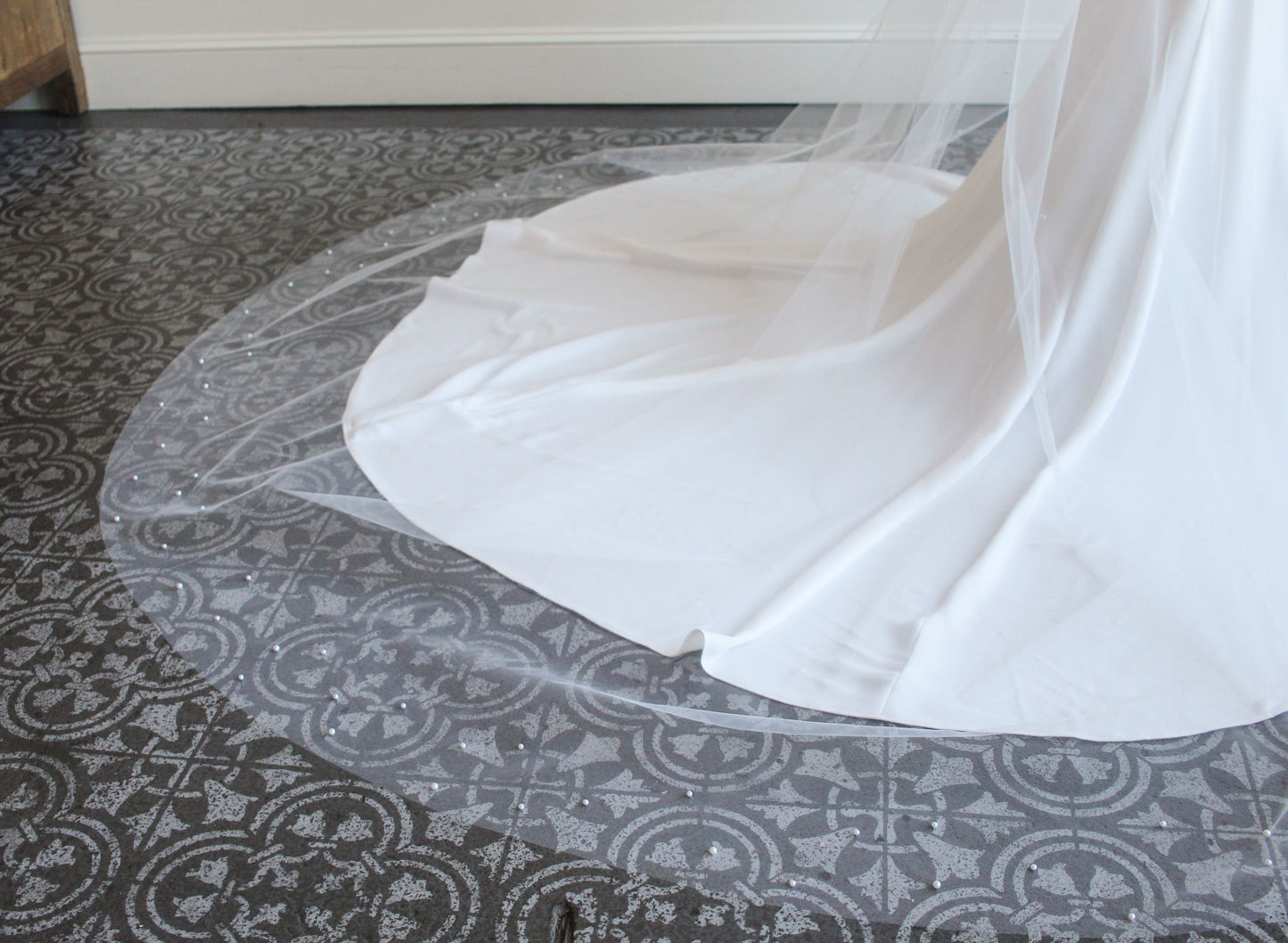 Pearl Edged Drop Veil