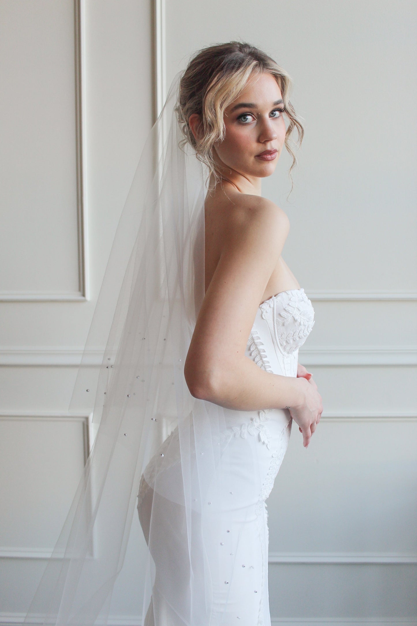 Pearl Edged Drop Veil