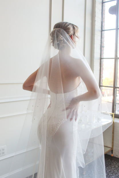Pearl Edged Drop Veil