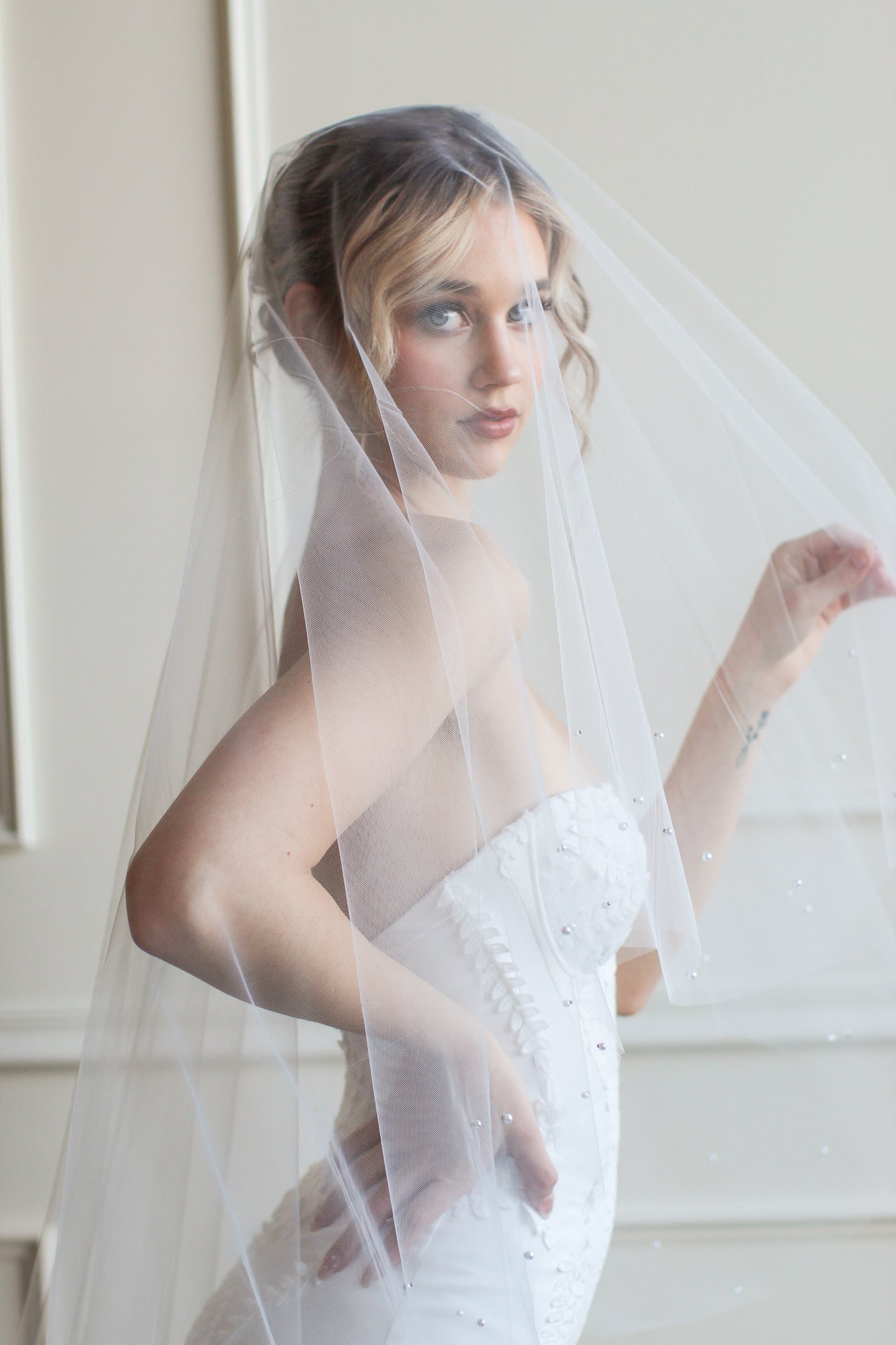 Pearl Edged Drop Veil