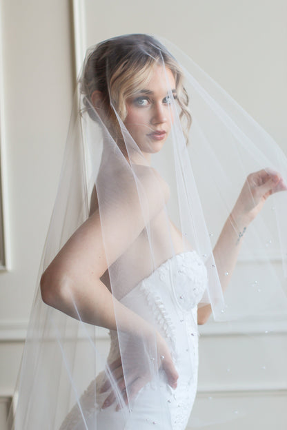 Pearl Edged Drop Veil
