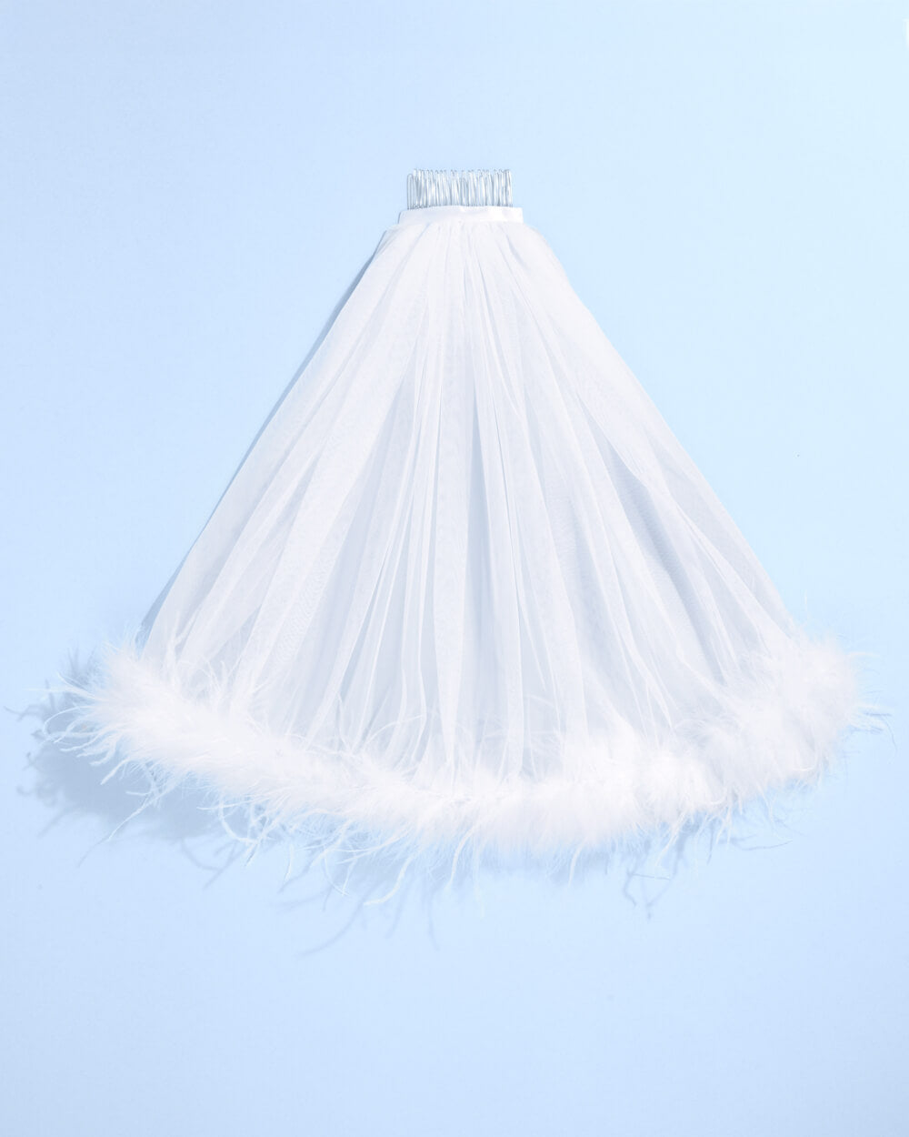 The Feather Veil - premium tulle w. feathered trim